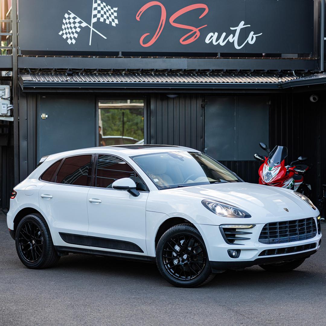 import voiture de luxe La Réunion